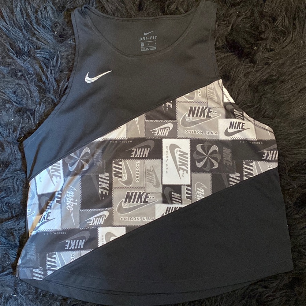 Black nike tank
